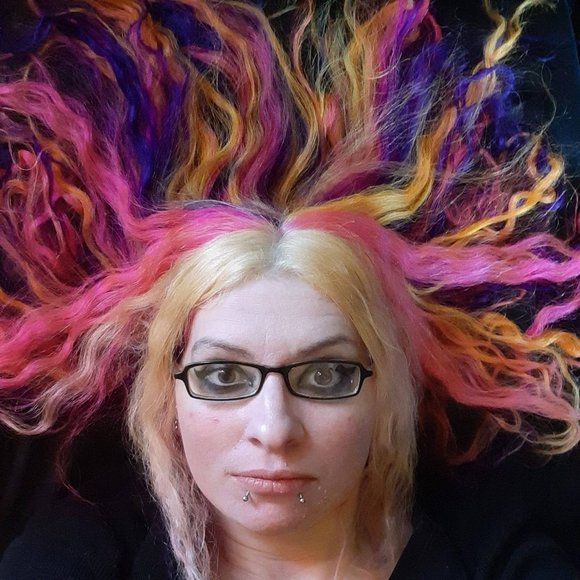 Meet your Posher, Jennifer - Picture 5 of 5